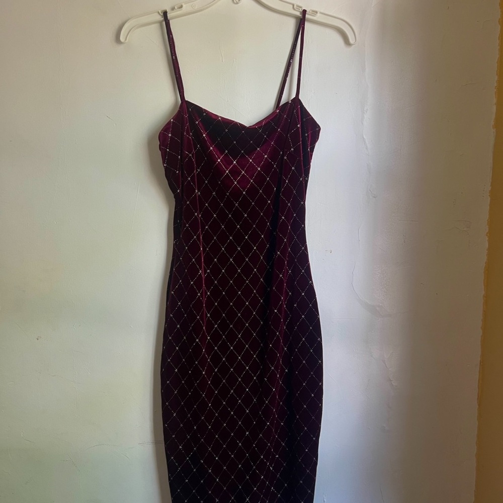 Fashion Nova- Velvet wine dress with glitter detail